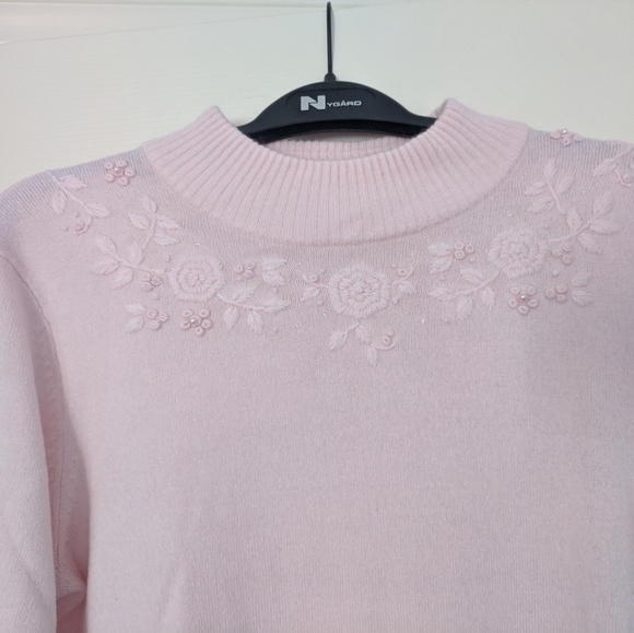 Women sweater top - Picture 3 of 5